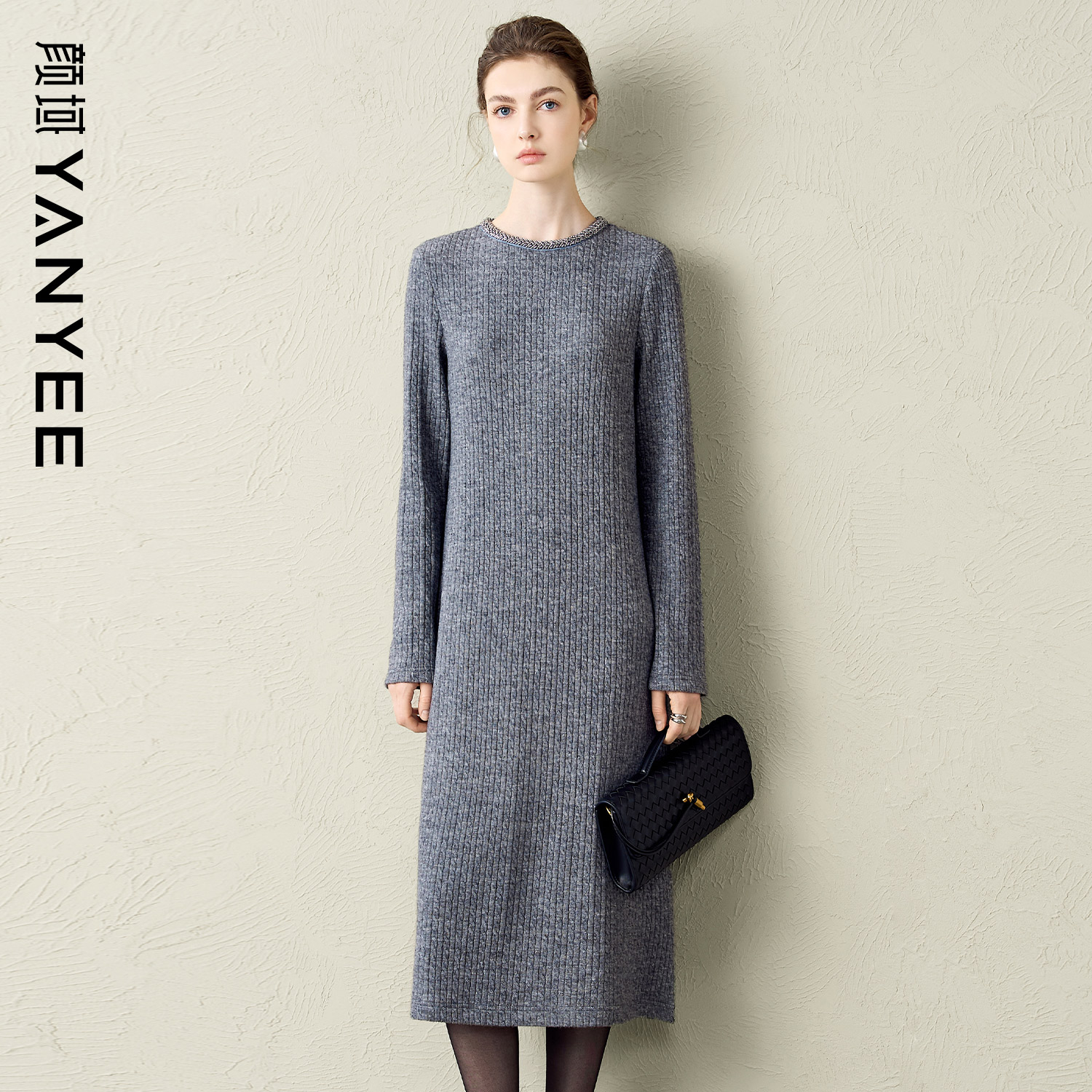 颜域粗毛线针织连衣裙女2025冬季新款长款过膝修身直筒长袖毛衣裙