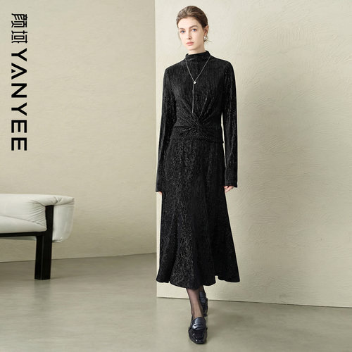 颜域修身显瘦两件套装女士2025新款冬季丝绒针织毛衫半身裙一整套