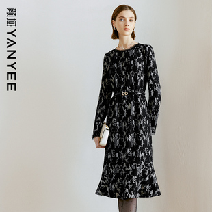 圆领中长款 显瘦长袖 荷叶边裙子 冬装 颜域印花蕾丝连衣裙女2025新款