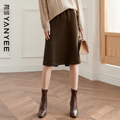 颜域简约半身裙女冬装 2025年新款 气质百搭显瘦纯色洋气灯芯绒半裙