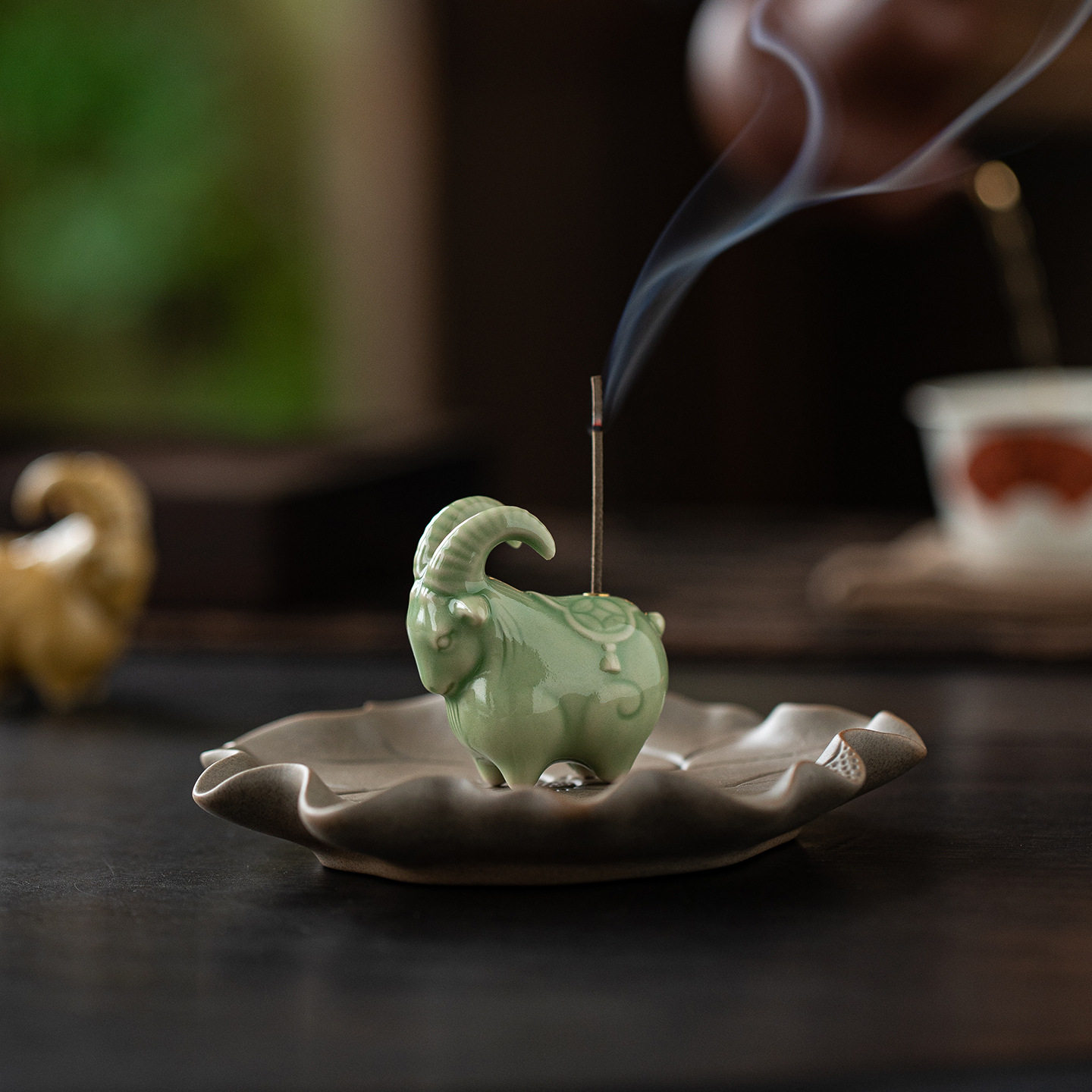 陶瓷小山羊线香插招财小吉羊香座家用室内茶道用品香薰炉香器摆件