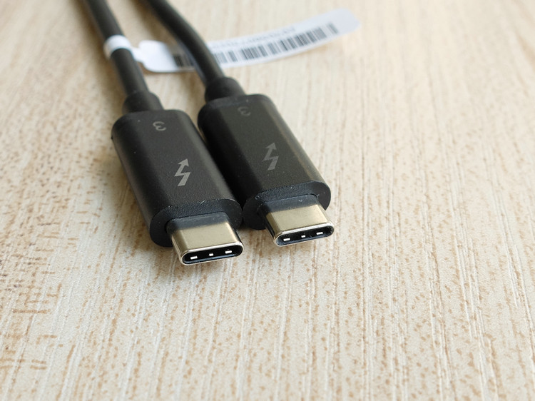 기존 5K THUNDERBOLT 3 데이터 케이블 0.5M 소프트 케이블 USB4|3.2와 호환되는 전속 40G 60W 도킹 스테이션 그래픽 카드 독