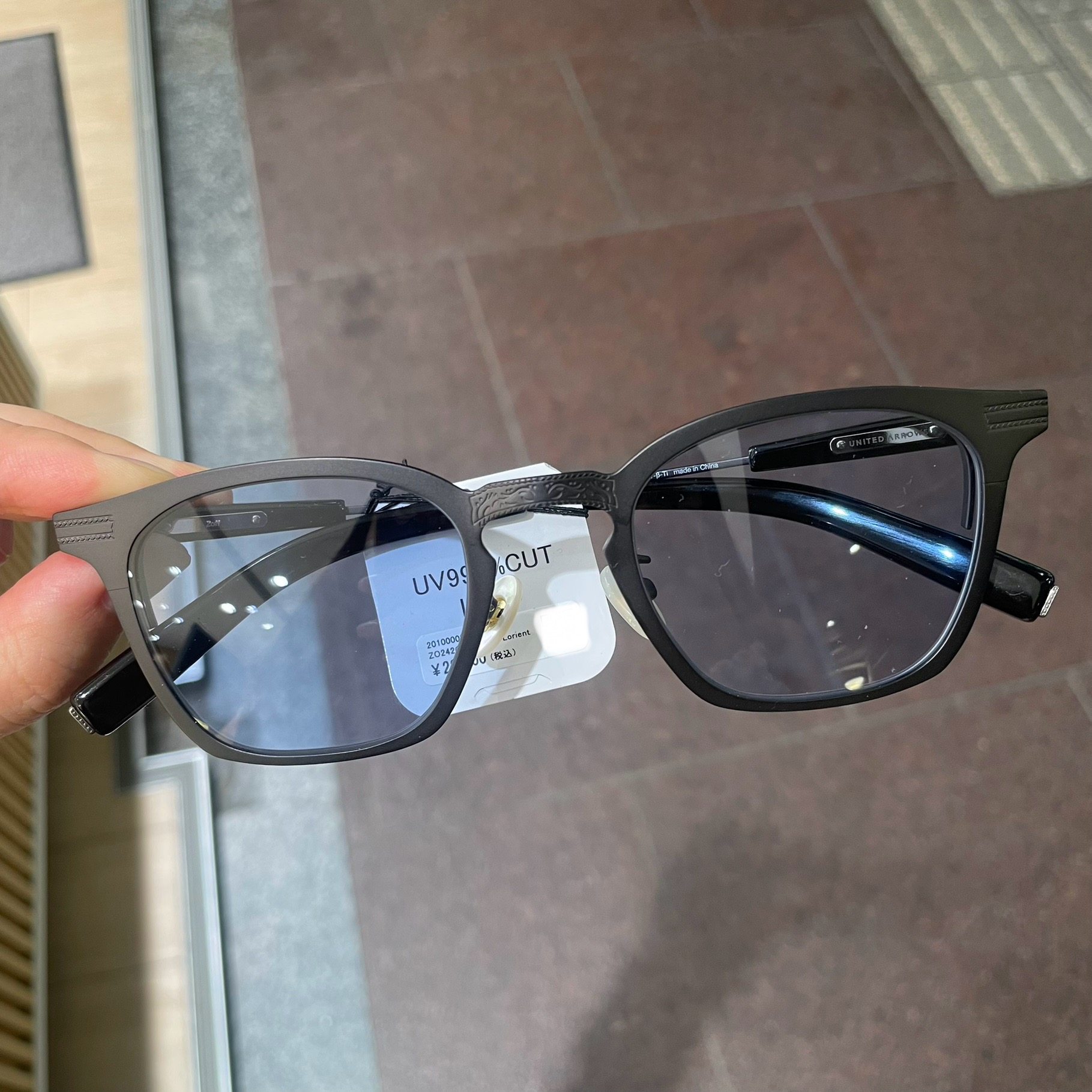 合作款太阳镜ZOFF有鼻托休闲方框