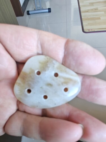 文玩古玉老玉新疆和田玉六孔刀孔洞自然品相完好，牢狱牢狱特价转