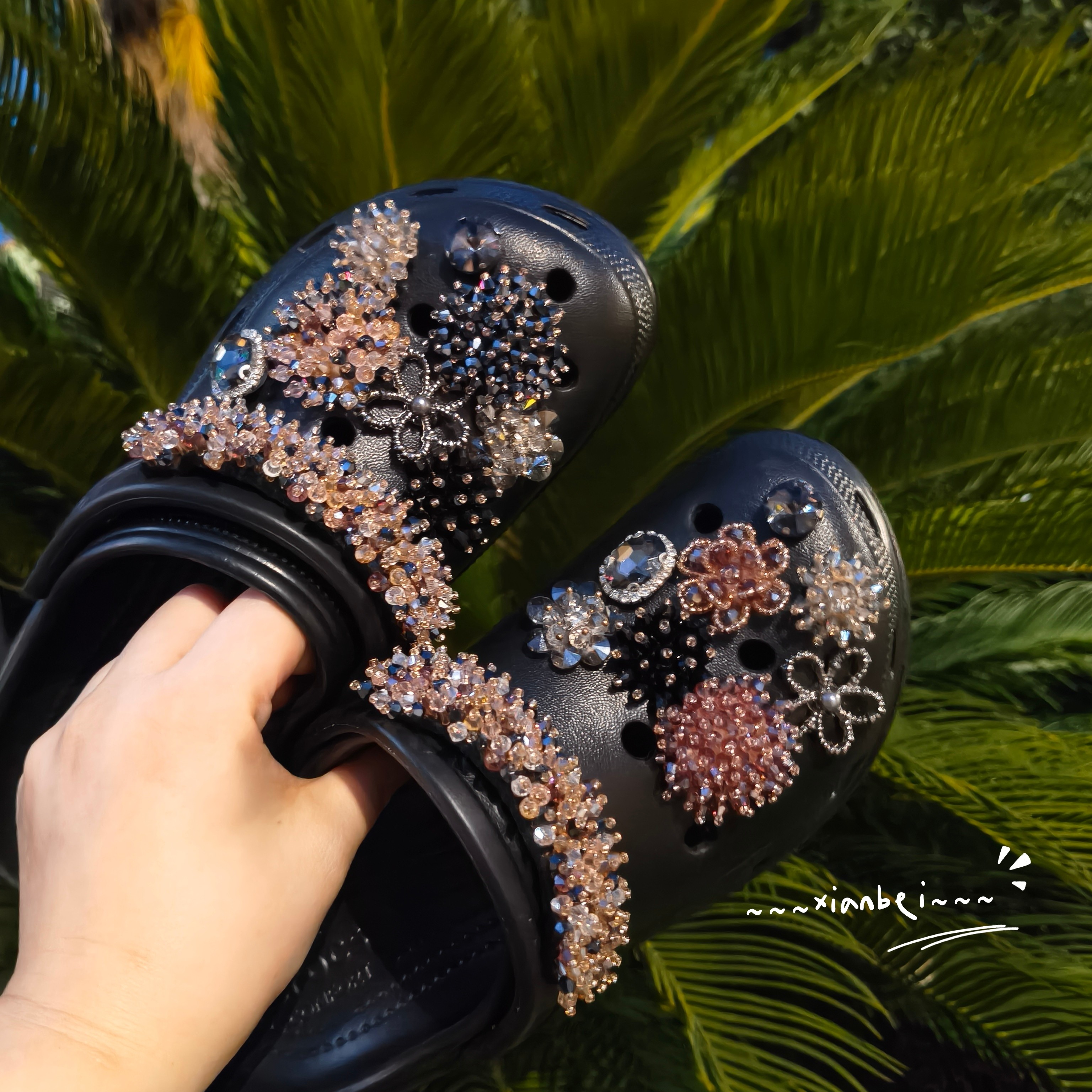夜光闪耀~野兽美学超重工水晶适配卡骆驰crocs黑色洞洞鞋鞋扣鞋花