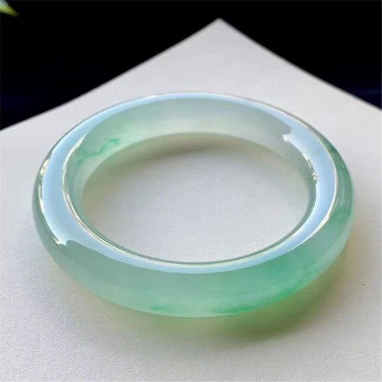 冰种通透水润飘花圆条翡翠玉镯子