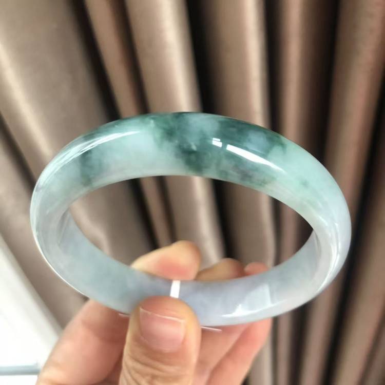 冰糯种飘蓝花翡翠处理玉手镯
