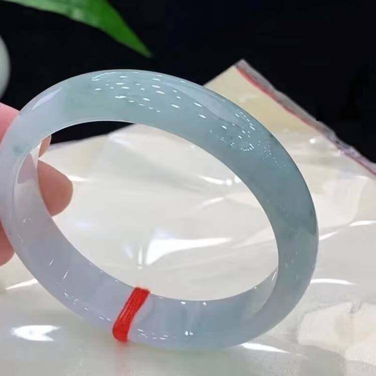 冰糯种阳绿浅绿翡翠处理玉手镯