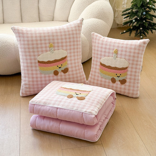 新款 baby系列毛巾绣抱枕被两用二合一靠垫被 lucky