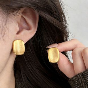 复古重工方形拉丝曲面耳钉耳环女欧美小众气质高级感百搭银针耳饰