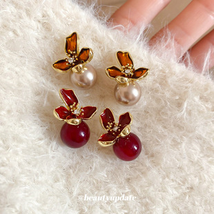 银针滴油花朵珍珠耳钉法式 复古优雅通勤百搭耳环轻奢高级感耳饰女