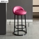 62 High Hat Mei Hong сидит в черном рамке Plum Plum Red Lean Стул