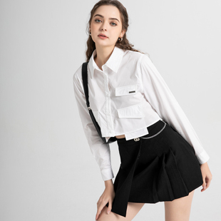 花清苓2026年春新款含棉女团口袋设计感衬衣个性休闲短款白色上衣