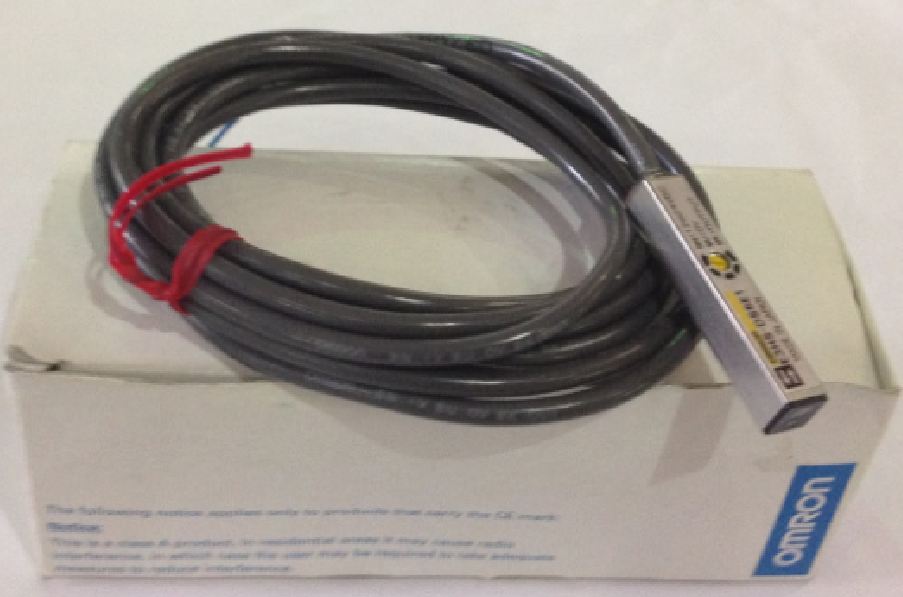 供应E3HS-DS5E1漫反射光电开关