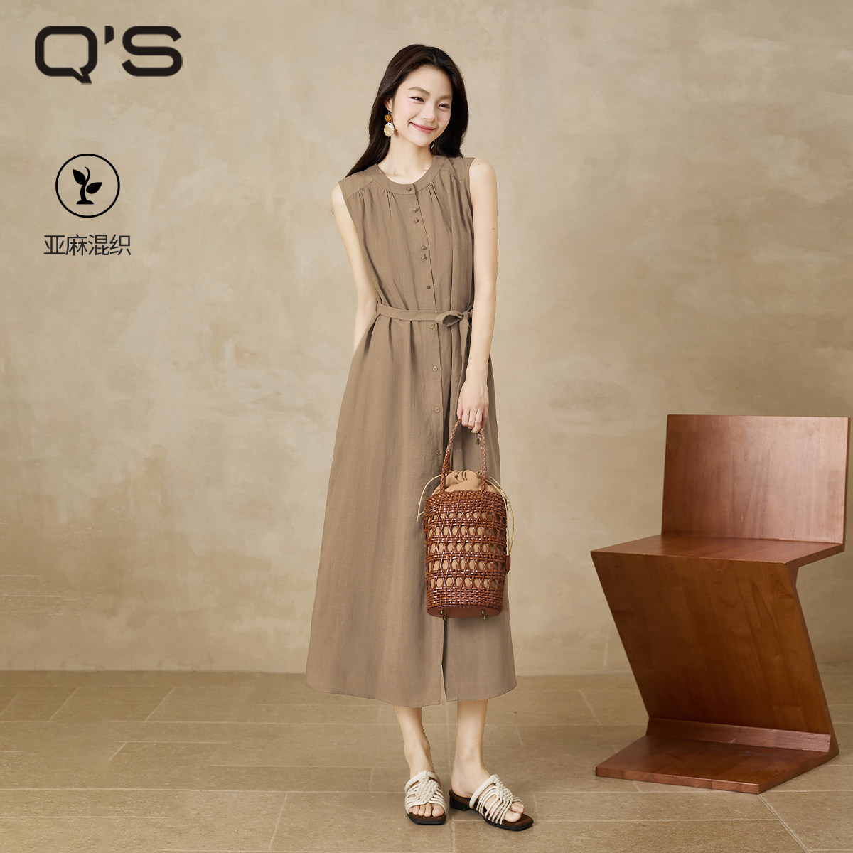 QS秸熙2026夏季新款复古文艺风无袖连衣裙系腰带显瘦风衣式A摆裙