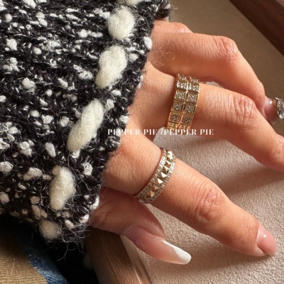 辣椒派 精工钛钢玫瑰金镶钻铆钉戒指女 闭口保色电镀冰块轻奢