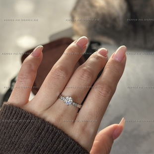 辣椒派 精工钢不掉色铸造一克拉蜂巢镶钻戒指女 优雅轻奢珠宝感