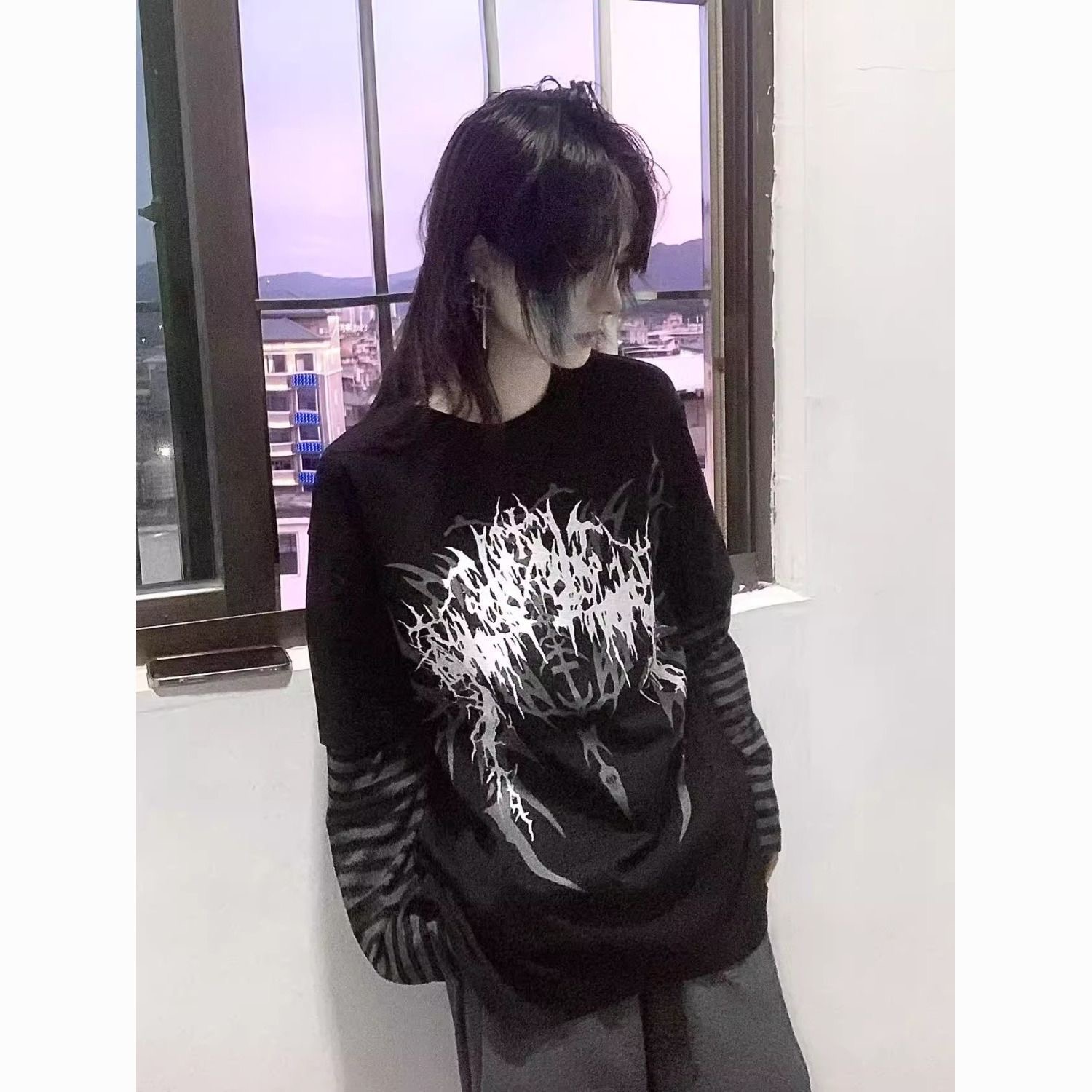 暗黑假两件条纹长袖打底衫上衣女