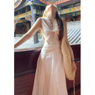 白色蕾丝无袖连衣裙女夏新款海边度假港风复古小众设计感a字裙子