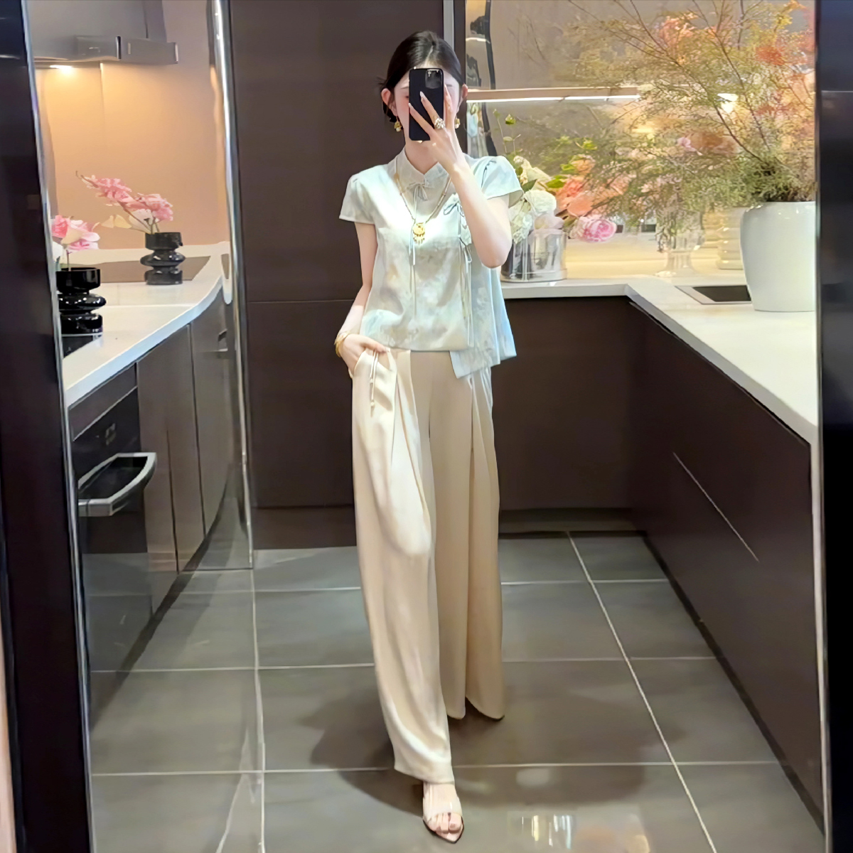 新中式国风套装女夏季新款高级感气质缎面短袖上衣+阔腿裤两件套