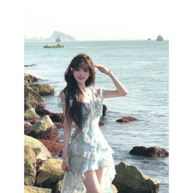 薄暮之海夏季收腰显瘦设计甜美小清新碎花荷叶边辣妹吊带连衣裙女