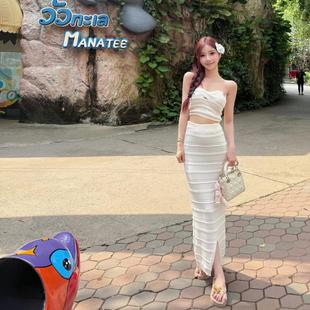 泰国旅游度假穿搭套装女夏气质白色短款抹胸包臀针织长裙两件套装