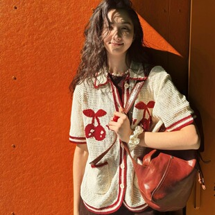 宽松百搭潮衣 针织开衫 26年春夏新款 针织乌米色樱桃刺绣撞色边短袖