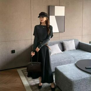 毛衣女款2026新款女士斗篷披肩上衣巨好看的秋冬纯色假两件针织衫