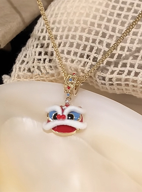 铜镀金精致可爱卡通红丝绒醒狮吊坠项链微镶珍珠新年百搭款饰品女
