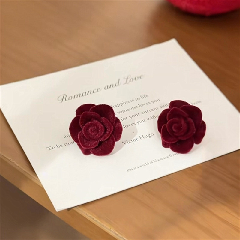 925银针冬日百搭高级感显白法式植绒酒红色玫瑰耳钉简约气质耳饰