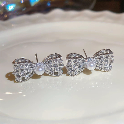 法式轻奢银色镂空蝴蝶结耳钉