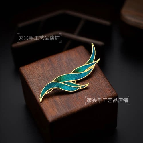 孔雀羽毛 非遗点翠胸针 翠竹叶胸针孔雀毛镶嵌点翠工艺胸针