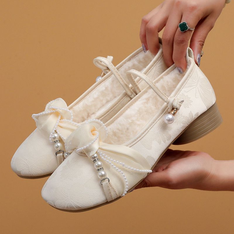 冬季新款传统布鞋女鞋配旗袍加绒棉鞋小香风汉服鞋女舞蹈鞋绣花鞋