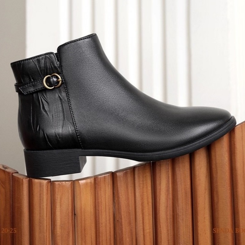 森达2025年冬款羊皮绒里休闲女靴