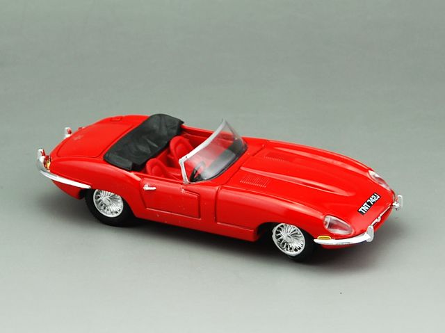 Chính hãng số lượng lớn hàng hóa 1:43 Jaguar ETYPE mô phỏng tĩnh hợp kim hoàn thành mô hình xe xe đồ chơi trẻ con