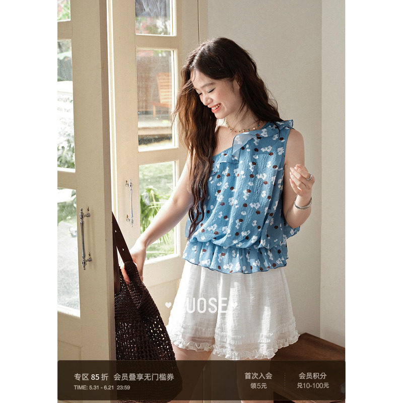 阔色蓝色不规则斜肩上衣女2026夏季新款碎花拼接露肩小吊带背心春