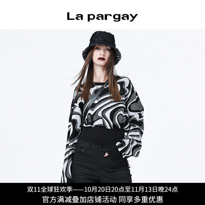 纳帕佳斑马纹圆领长袖女针织衫