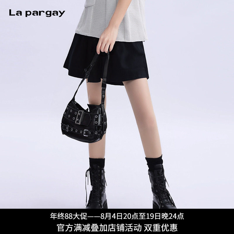纳帕佳黑色A字简约显瘦短裤女