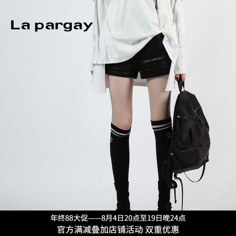纳帕佳字母印花显瘦女短裤