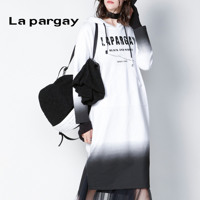 连帽长袖中长款连衣裙