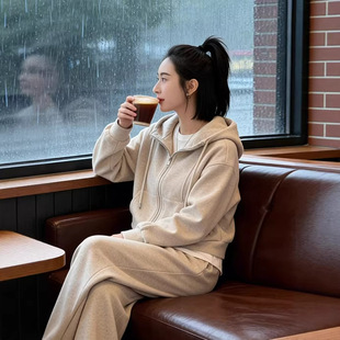 休闲运动套装女春秋松弛感穿搭时尚洋气减龄显瘦卫衣阔腿裤两件套