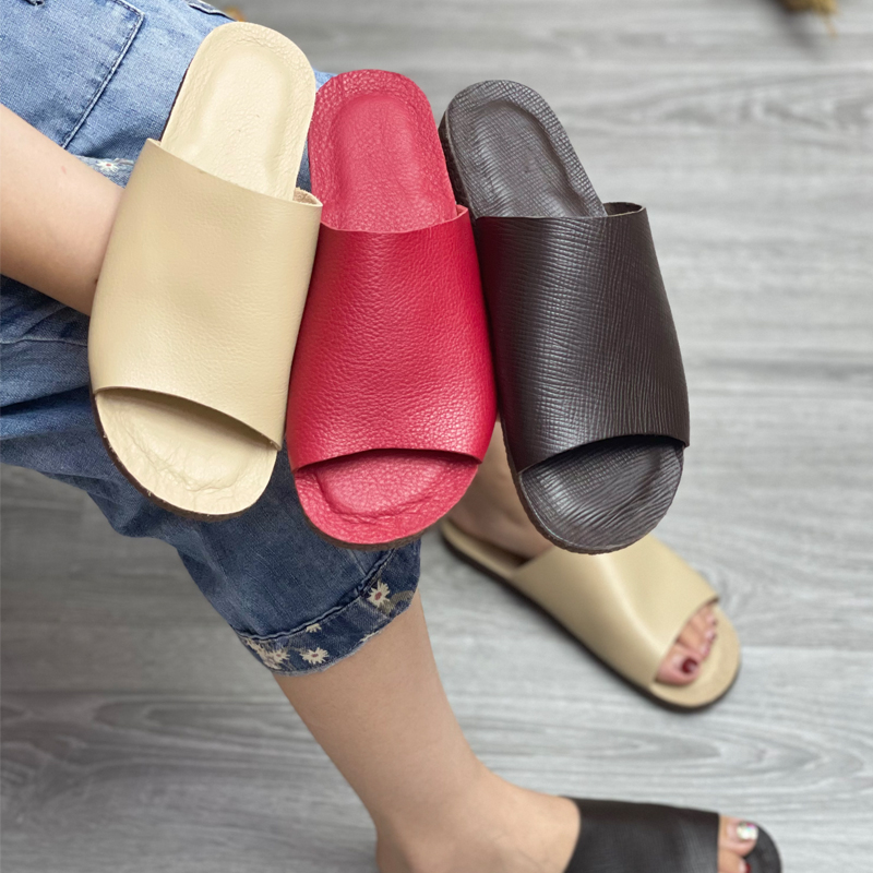 妈妈拖鞋女夏季外穿真皮软底中年凉鞋平底舒适防滑中老年人凉拖鞋