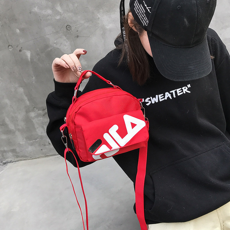 2020新款韩版潮流百搭字母单肩小包包尼龙斜挎包女学生手机零钱包