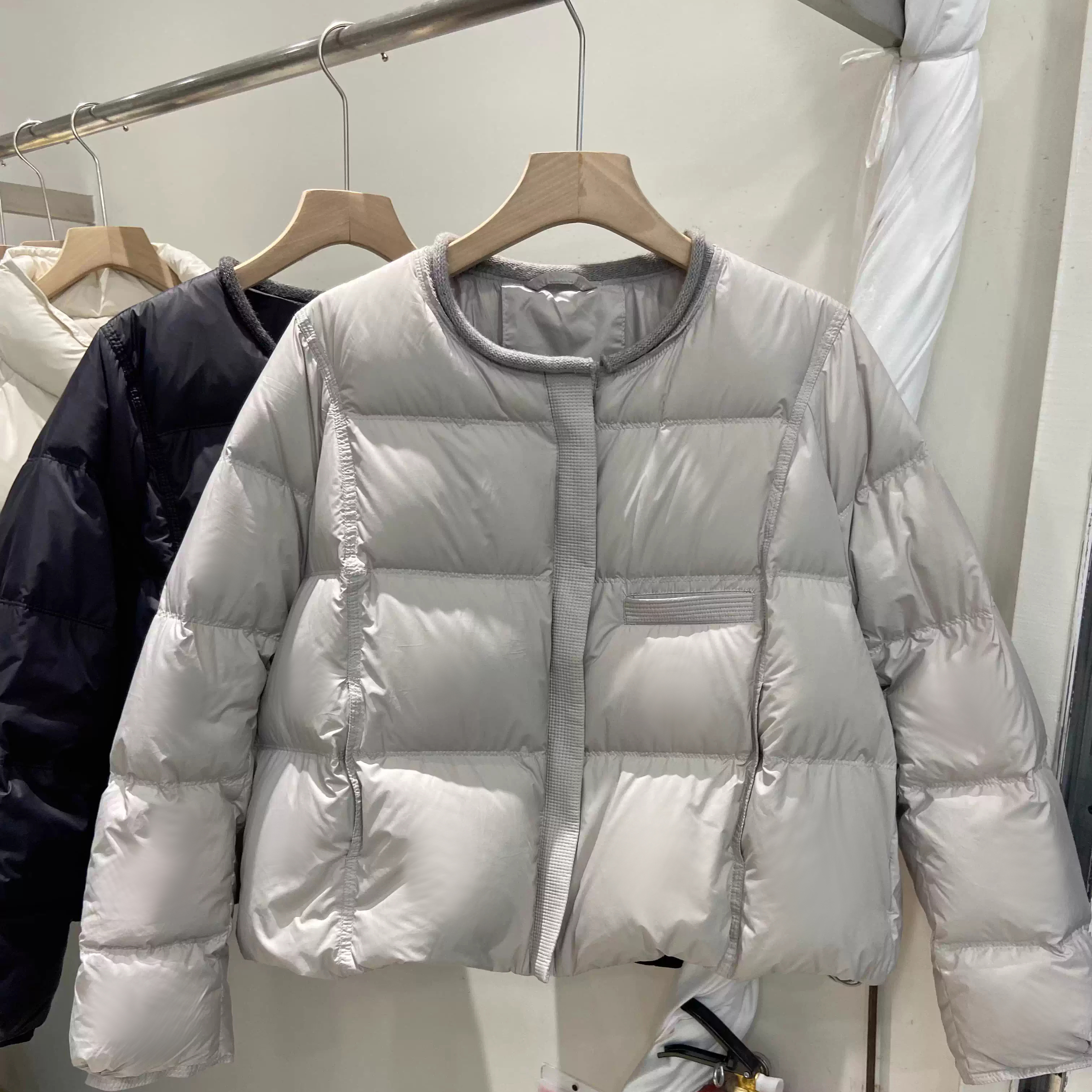 90白鸭绒2025冬季新款洋气圆领泡芙羽绒服女短款保暖宽松韩版外套