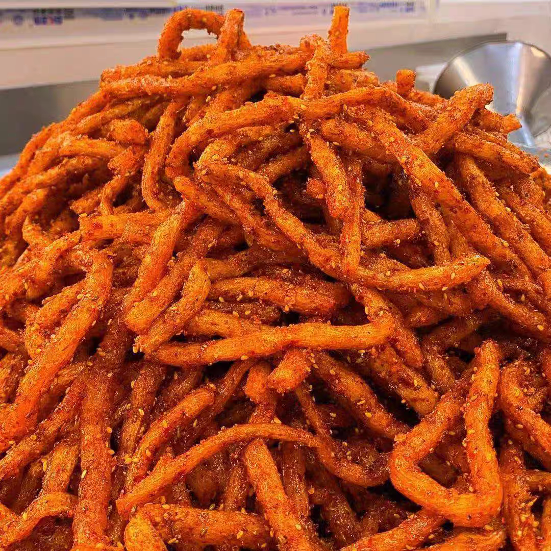 河南麻辣美食小吃辣条现做现发解馋麻辣辣棒五香辣条休闲食品好吃