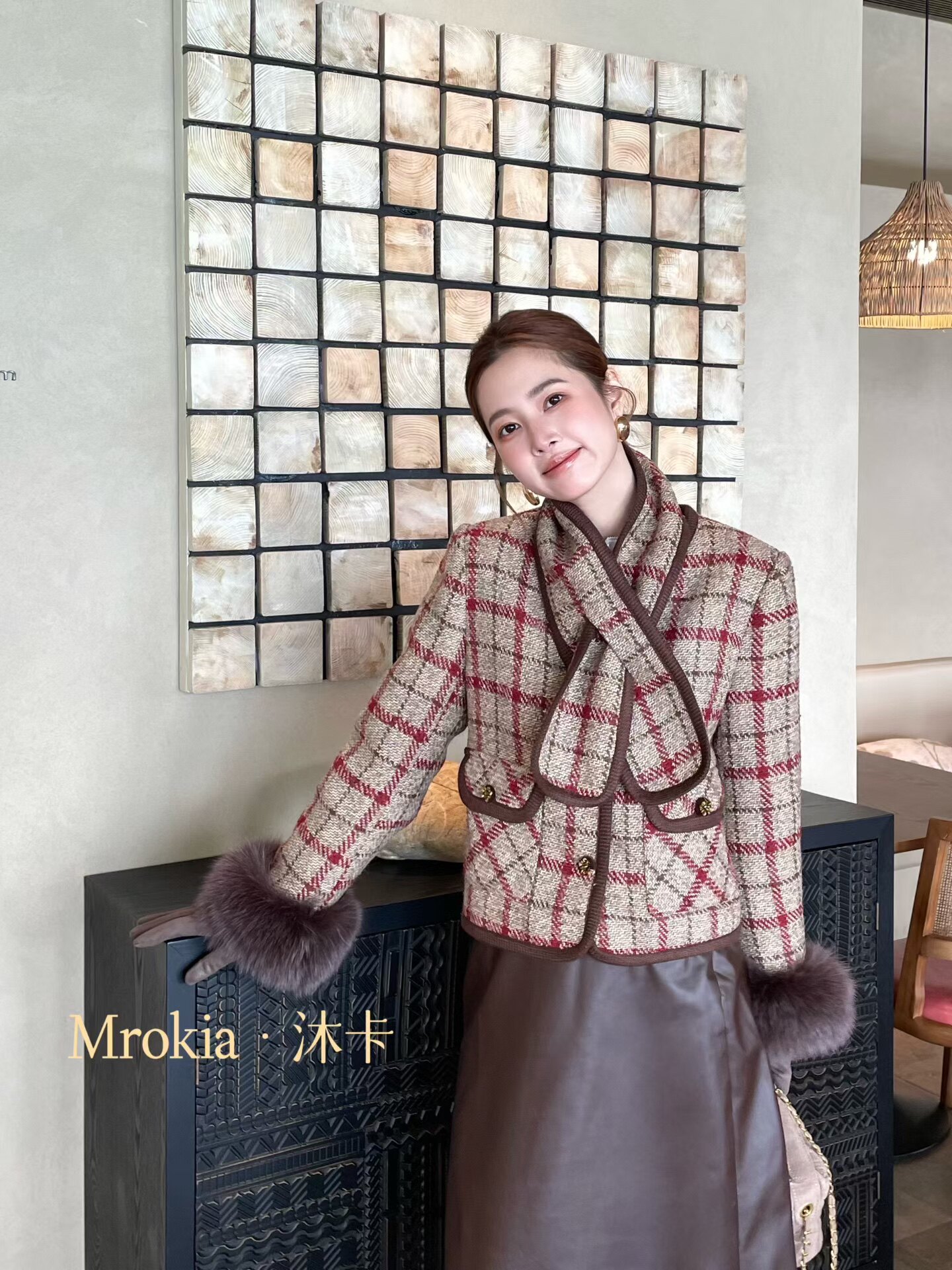 爱丁堡」时髦精格纹控保暖系羽绒显瘦甜美围巾领毛毛袖口加厚外套