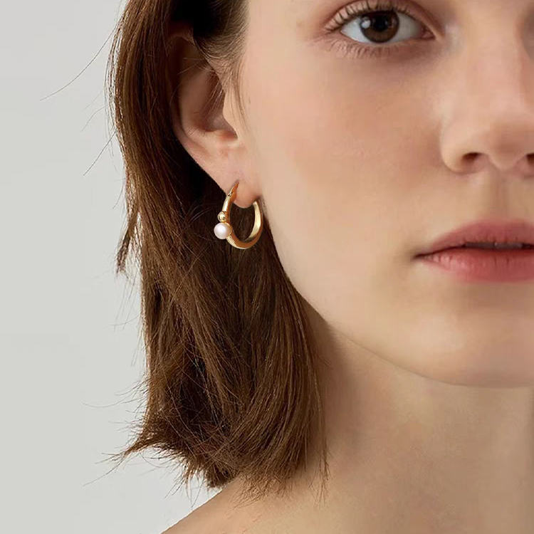 【引阳】天然淡水珍珠耳环女款 金色精致简约通勤款圆满耳扣耳圈