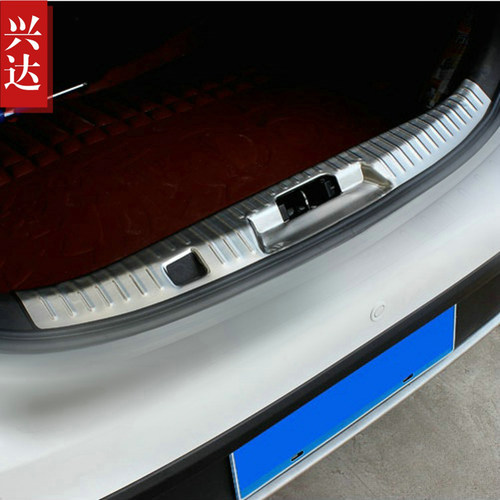 适用于2015-17款一汽骏派D60不锈钢后备箱踏板 骏派D60内置后护板