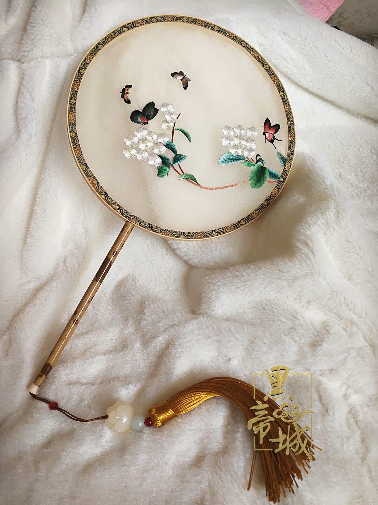 [Heidi City][Hydrangea]Suzhou embroidery Fan Refinement Chinese clothing accessoriesin the Arts and crafts , Folk arts and crafts Features , Embroidery  category - from Buy2taobao.com to provide professional Taobao agent buy service