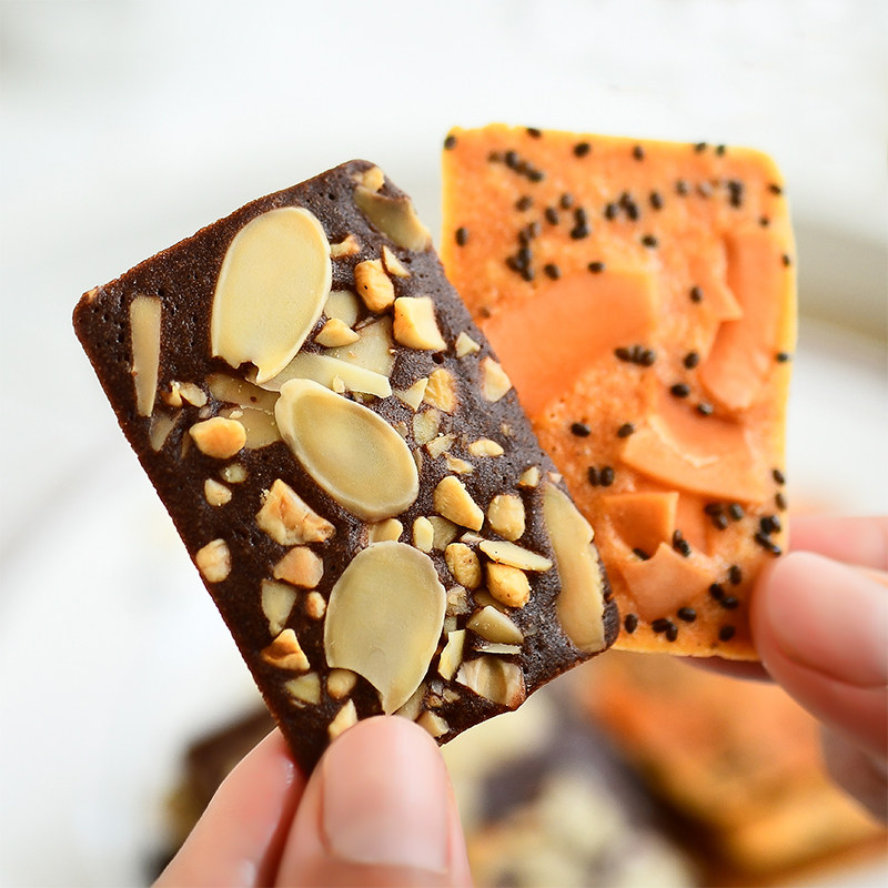 布朗尼坚果脆 奇亚籽椰椰脆片  饼干解馋零食休闲食品小吃,零食/坚果/特产,薄脆饼干,淘宝优惠券,粉丝福利购,淘宝优惠卷